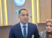 Selamat, Dr. Eri Cahyadi! Wali Kota Surabaya Raih Gelar Doktor dengan Predikat Cumlaude di Unair