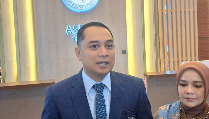 Selamat, Dr. Eri Cahyadi! Wali Kota Surabaya Raih Gelar Doktor dengan Predikat Cumlaude di Unair