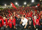 Eri Teruskan Program Pendidikan-Kesehatan Gratis, Ribuan Warga Pakal Teriak: Lanjutkan!