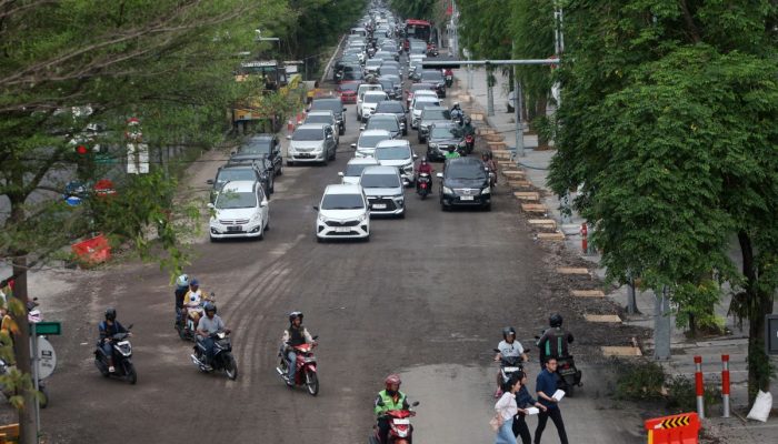 Kebut Proyek Jalan Ciliwung dan Mayjend Sungkono