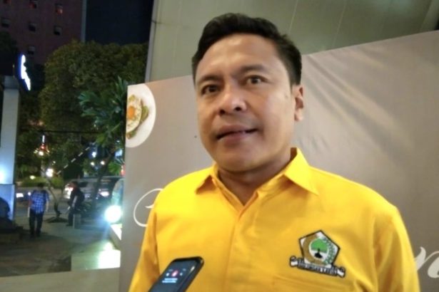 Arif Fathoni Ketua DPD Golkar Surabaya