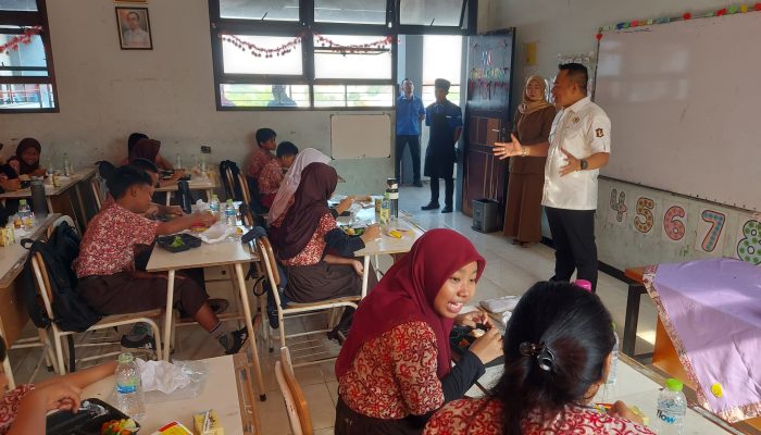 Legislator Gerindra Surabaya Bakal jadikan Hasil Uji Coba Program Makan Bergizi Gratis jadi Buku Saku