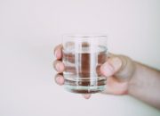 5 Cara Mengatasi Sakit Ulu Hati Tanpa Obat Saat Puasa