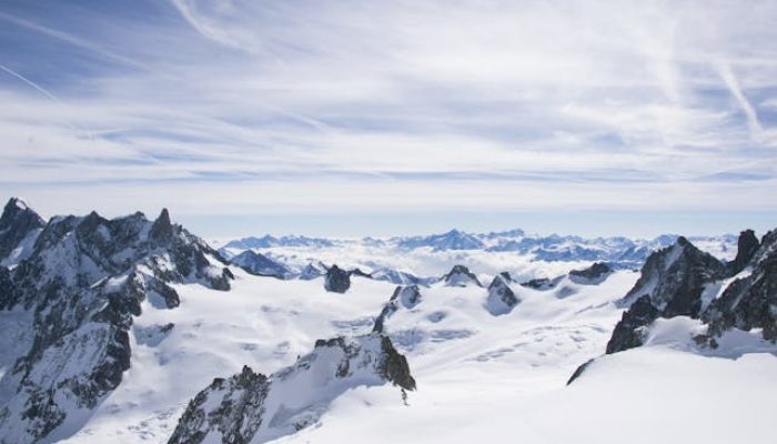 5 Fakta Menarik Mont Blanc, Gunung Tertinggi di Pegunungan Alpen