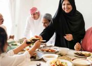 Tips Menjaga Berat Badan Ideal Saat Lebaran, Menikmati Hidangan Lebaran Tanpa Khawatir Naik Berat Badan