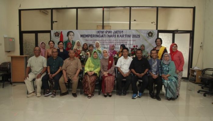 Peringati Hari Kartini 2025, IKWI Jatim Gelar Lomba Merangkai Bunga Kebun