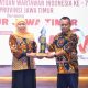 khofifah raih PWI Jatim Arawd 2025