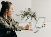 Side Hustle Kekinian, 5 Ide Bisnis Sampingan Online yang Bisa Dicoba