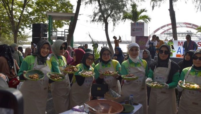 Rujak Cingur Kuliner Khas Surabaya Curi Perhatian Istri Kepala Daerah