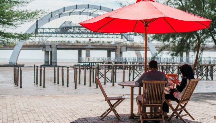 Taman Hiburan Pantai Kenjeran, Tempat Santai Ramah dikantong dengan Pemandangan Jembatan Suroboyo