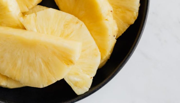 5 Trik Memotong Nanas agar Tampak Kece dan Gak Banyak Terbuang