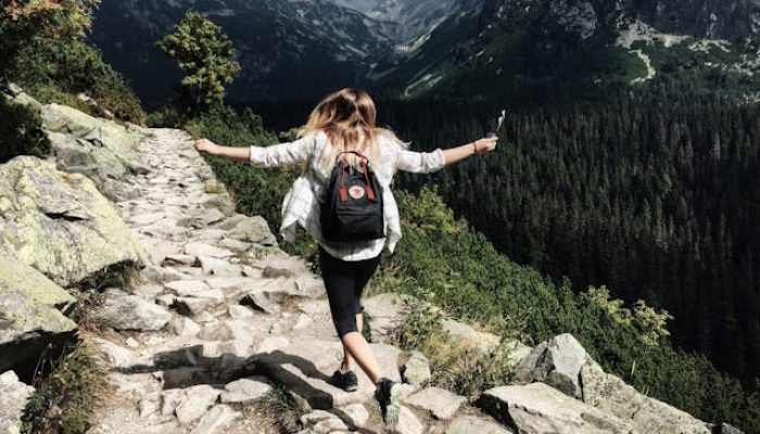 6 Checklist Penting Sebelum Mendaki Gunung Pertama Kali