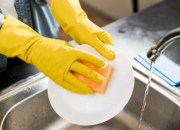 6 Tips Menghemat Sabun Cuci Piring, Kantong Aman dan Cucian Kinclong