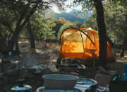 5 Cara Praktis Mencuci Alat Masak dan Makan saat Camping