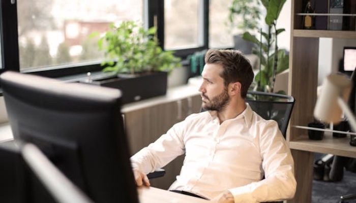 5 Sikap Negatif yang Membuatmu Terlihat Overconfident