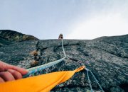 5 Gunung dengan Jalur Rotan Paling Ekstrem di Hutan Indonesia