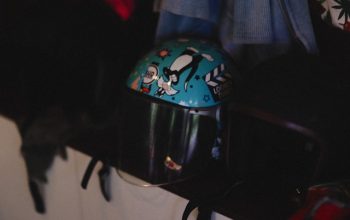 5 Cara Jitu Mencegah Visor Helm Berembun Saat Musim Hujan