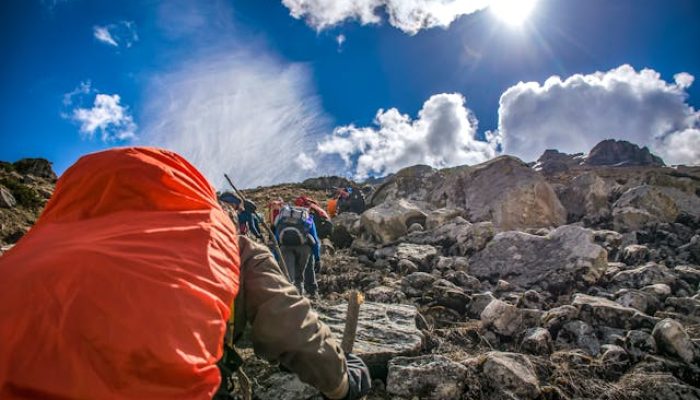 3 Sanksi Berat Mendaki Gunung Melalui Jalur Ilegal, dari Denda Sampai Diblacklist