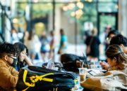 5 Cara Adaptasi Sosial yang Nyaman Buat Introvert di Ruang Publik