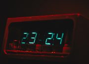 5 Kebiasaan Anak Muda Ini Diam-Diam Bikin Kamu Susah Tidur Nyenyak