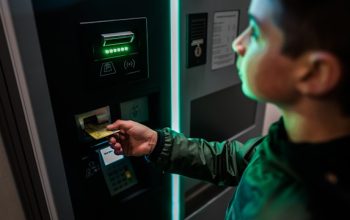 5 Cara Ampuh Jaga M-Banking dan Data KTP dari Incaran Hacker di Tahun 2026