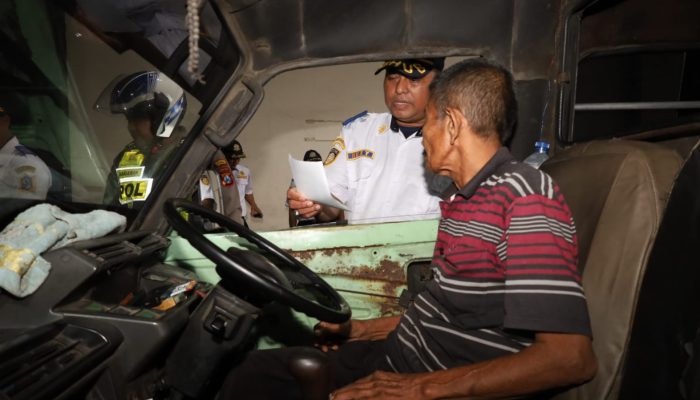 Jelang Lebaran, Puluhan Angkot di Surabaya Terjaring Razia KIR dan Trayek